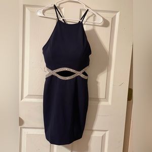 Extraordinary sz 5 Navy party/winter formal dress with mid section cutouts